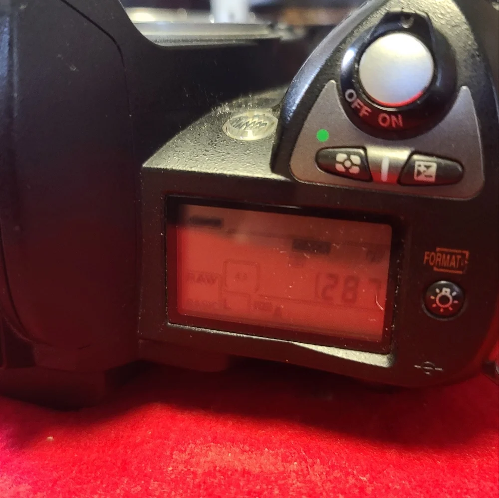 Nikon d70 camera